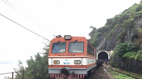 “Chạy đua” thời gian để thông tuyến đường sắt Bắc - Nam qua đèo Hải Vân