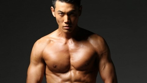 Choáng ngợp trước body chuẩn từng cen-ti-met của 