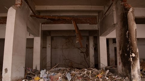 Đang san bằng chung cư “đất vàng” ngủ quên 7 năm giữa lòng Thủ đô