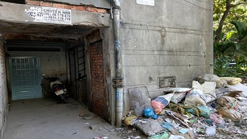 Chung cư xuống cấp ở TP.HCM: Những hình ảnh khiến nhiều người sợ hãi
