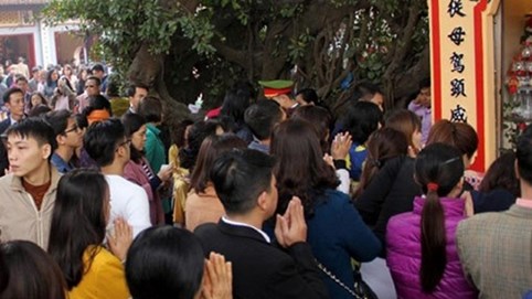 Chuyện “cầu  an” mùa  lễ hội