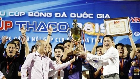 CLB Hà Nội ủng hộ tiền tỷ, Công Phượng giảm lương ủng hộ chống dịch