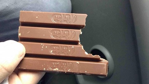 Cuộc chiến pháp lý trị giá tỷ USD xoay quanh hình dạng của các thanh chocolate