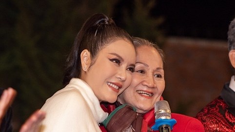 Lý Nhã Kỳ chơi lớn tặng mẹ resort 