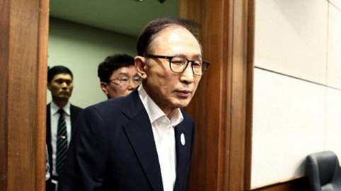 Cựu Tổng thống Hàn Quốc Lee Myung-bak lĩnh án 15 năm tù