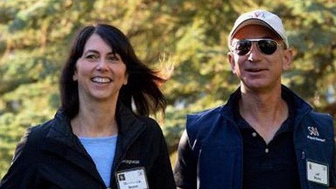 Vợ CEO Amazon Bezos “lãi” 1 tỉ USD chỉ sau 2 tuần chia tiền ly hôn