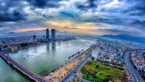 Sự phát triển của ngành công nghiệp không khói và vai trò của kinh tế tư nhân