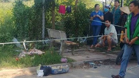 Kinh hoàng phát hiện bé sơ sinh đã tử vong, miệng bị nhét giấy