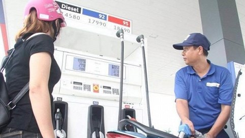 Giá xăng A95 lại tăng, vượt 21.000 đồng/lít