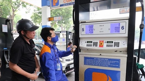 Xăng, dầu tăng giá 2 lần liên tiếp: Quỹ Bình ổn có nên tồn tại?