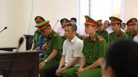 Diễn biến vụ từ chối cho cựu Bí thư Bến Cát tại ngoại: Dấu hiệu Công an và VKS Bình Dương đùn đẩy trách nhiệm