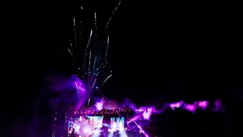 Đà Nẵng đón Noel lung linh với cây thông pha lê cao kỷ lục