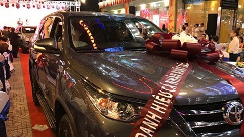 Đại gia mua 45 ô tô thưởng Tết Kỷ Hợi 2019 cho nhân viên là ai?