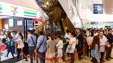 Đại siêu thị, cửa hàng tiện lợi của đại gia ngoại bủa vây khắp Sài Gòn