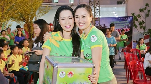 Đàm Lưu Ly, Đàm Vĩnh Hưng, Trịnh Kim Chi mang Tết đến với trẻ em khuyết tật