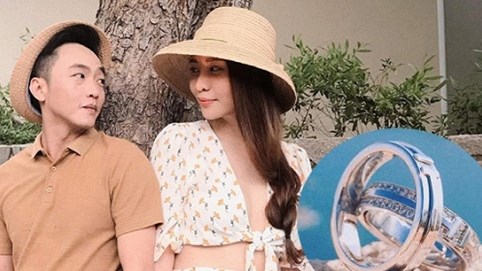 Đàm Thu Trang khoe nhẫn kim cương, chuẩn bị kết hôn với Cường Đô La