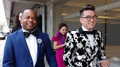 Đàm Vĩnh Hưng diện suit bảnh bao, tham dự lễ trao giải Grammy lần thứ 61