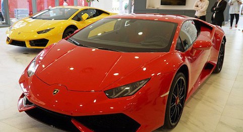 Dàn Lamborghini và Bentley chính hãng đổ bộ tòa tháp Landmark 81 cao nhất Việt Nam