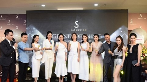 Dàn sao Việt rạng rỡ dự khai trương showroom Sohee tại Vincom Bà Triệu