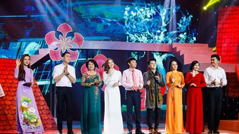 Danh ca Phương Dung khuyên Nam Cường nên chuyển sang hát bolero