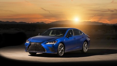 Dấu ấn thủ công bậc thầy trên siêu phẩm Lexus ES