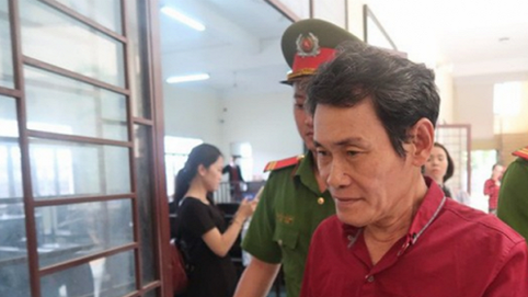 Nóng 24h qua: Người đàn ông 65 tuổi “nựng” bé gái 7 tuổi trong hẻm vắng lãnh án tù