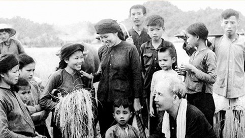 Hồ Chí Minh – tấm gương lớn về sự nêu gương