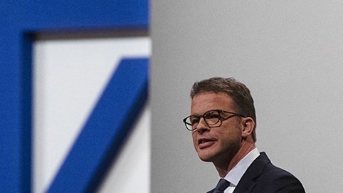 Ngân hàng Deutsche Bank cắt giảm 18.000 nhân lực để cải tổ