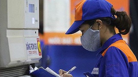 Bộ Công Thương muốn đóng dấu mật thông tin giá điện, xăng dầu