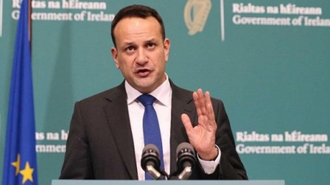 Thủ tướng Ireland đăng ký trở lại làm bác sĩ để cứu chữa bệnh nhân Covid-19