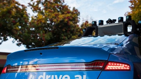 Apple mua lại công ty về xe tự hành