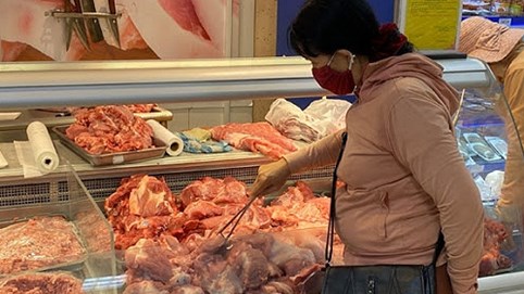 Kinh tế khó khăn vì Covid-19, doanh nghiệp bán thịt heo lại báo lãi lớn