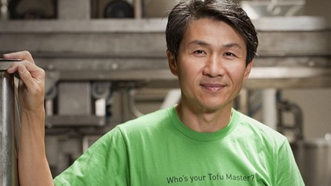 Doanh nhân gốc Việt bán đậu phụ tại Mỹ thu 350 tỷ một năm