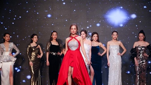 Doanh nhân Kim Sỹ: Tôi bén duyên và chú trọng vào thời trang thanh lịch