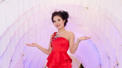 Doanh nhân Thùy Nhung bất ngờ lọt top 25 chung kết cuộc thi Nữ hoàng nhan sắc Việt - Hàn 2017