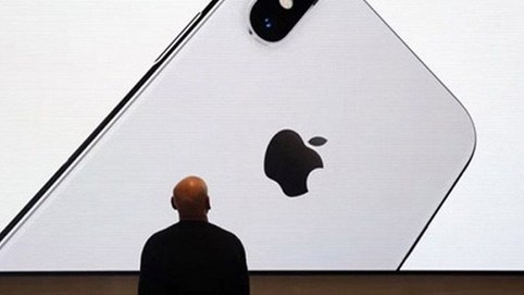 Doanh số iPhone lao dốc, Apple cần một chiến lược bán lẻ mới?