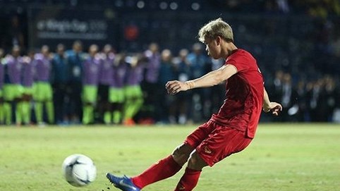 ĐT Việt Nam hụt King's Cup: Nuối tiếc cú đá luân lưu hỏng của Công Phượng