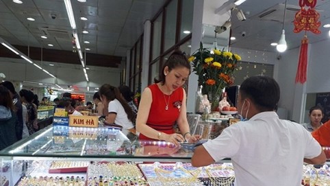 Đừng để người mua vàng nơm nớp lo bị phạt