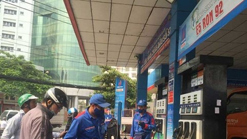 Đủ chiêu trò gian lận móc túi người mua xăng