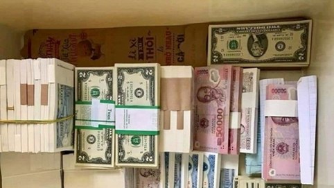 Sát Tết lại “nóng” dịch vụ đổi tiền lẻ