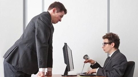 Hiệu ứng tâm lý Hawthorne và mối liên hệ với năng suất làm việc của nhân viên