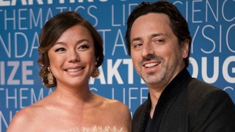 Hậu chia tay em gái CEO YouTube, tỷ phú đào hoa của Google bí mật kết hôn với người tình lâu năm