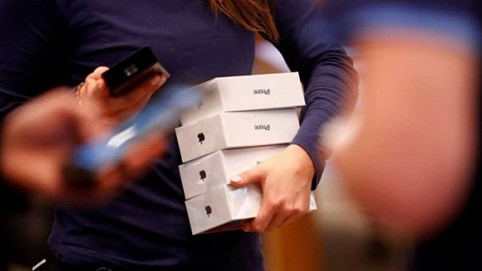 Vì sao 'đại gia tiền mặt' Apple vẫn đi vay 7 tỷ USD?