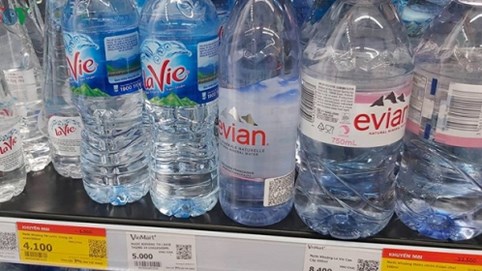 Thị trường nước đóng chai rục rịch tăng giá vì thiếu nước sạch?