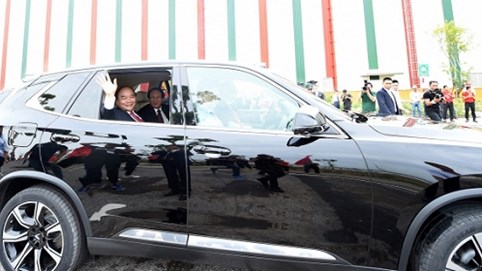 Nóng 24h qua: Thủ tướng nói gì sau khi trải nghiệm xe Vinfast do tỷ phú Phạm Nhật Vượng cầm lái?