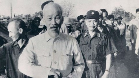 Tư tưởng Bác Hồ về phong cách người đứng đầu