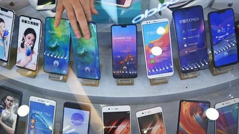 Huawei khẳng định dây chuyền sản xuất smartphone vẫn đang hoạt động hết công suất, bất chấp lệnh cấm của Mỹ