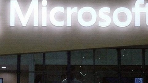 Cổ phiếu Microsoft lập kỷ lục, vốn hóa vượt 1.000 tỷ USD