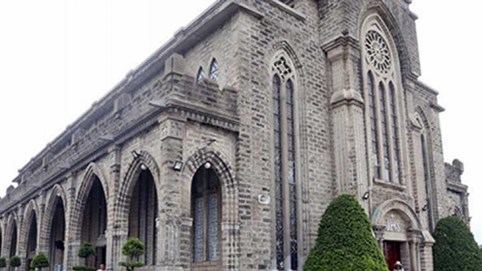 Nhà thờ đá Nha Trang đề xuất thu phí khách nước ngoài