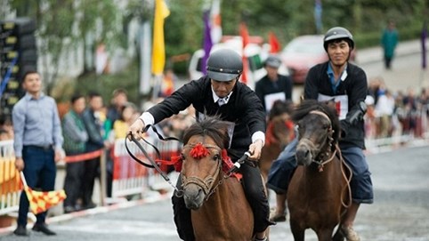 Fansipan đẹp mê hoặc qua giải đua Vó ngựa trên mây lần thứ 2